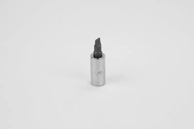 1/4″ Slotted Screwdriver Bit – 1/4″ Hex Drive Chrome Socket
