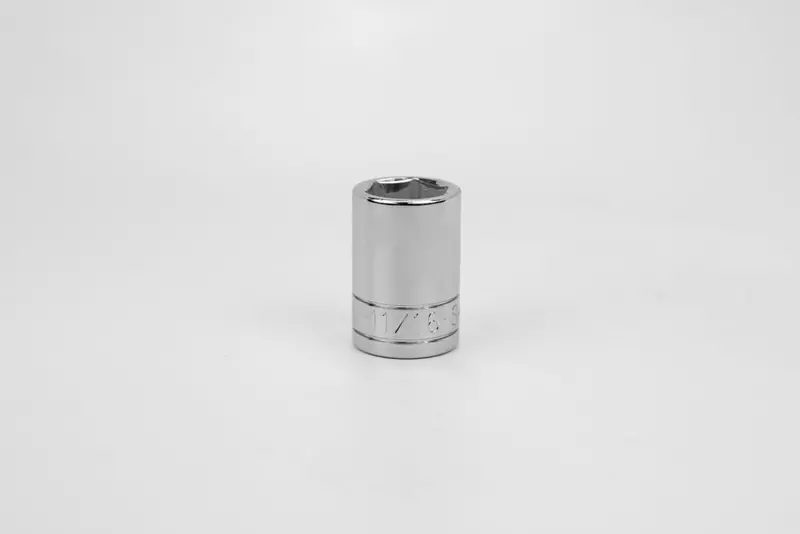 11/16″ 6-Point Fractional Chrome Socket — 1/2″ Drive
