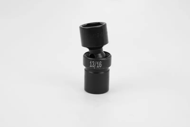 13/16″ Professional 1/2″ Drive 6-Point Swivel Impact Socket