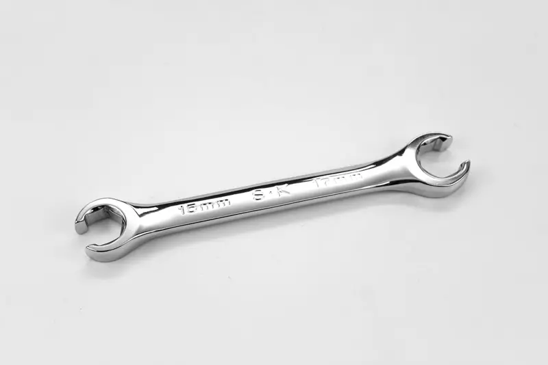 15 mm × 17 mm Metric Flare Nut Wrench – Corrosion-Resistant Chrome Design