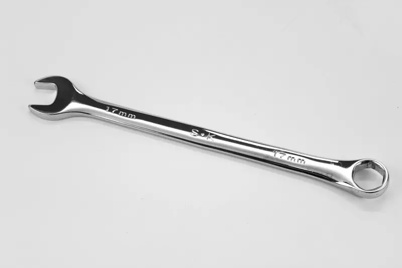 17 mm Heavy-Duty 6-Point Metric Combination Wrench – Chrome Finish